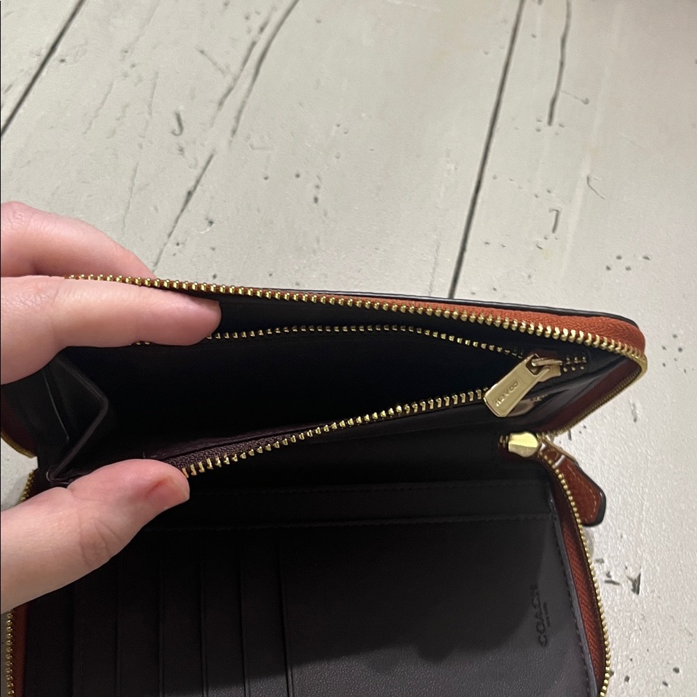 Coach Tan Leather Zip Wallet - Picture 4 of 7